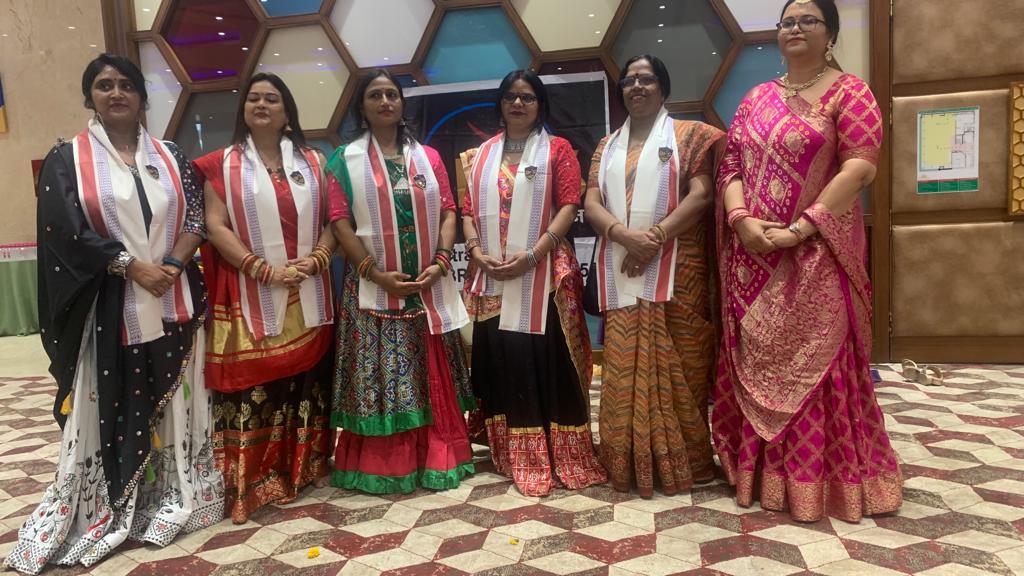 समिति सदस्य